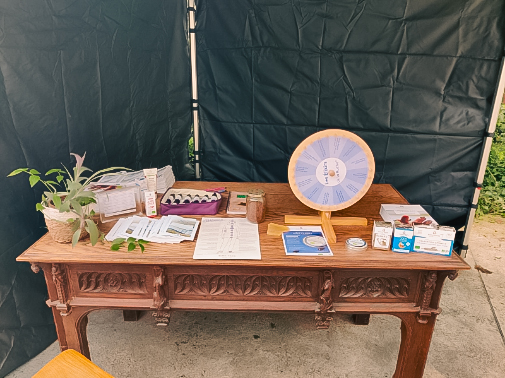 Produits et élixirs durant la journée de l'abeille